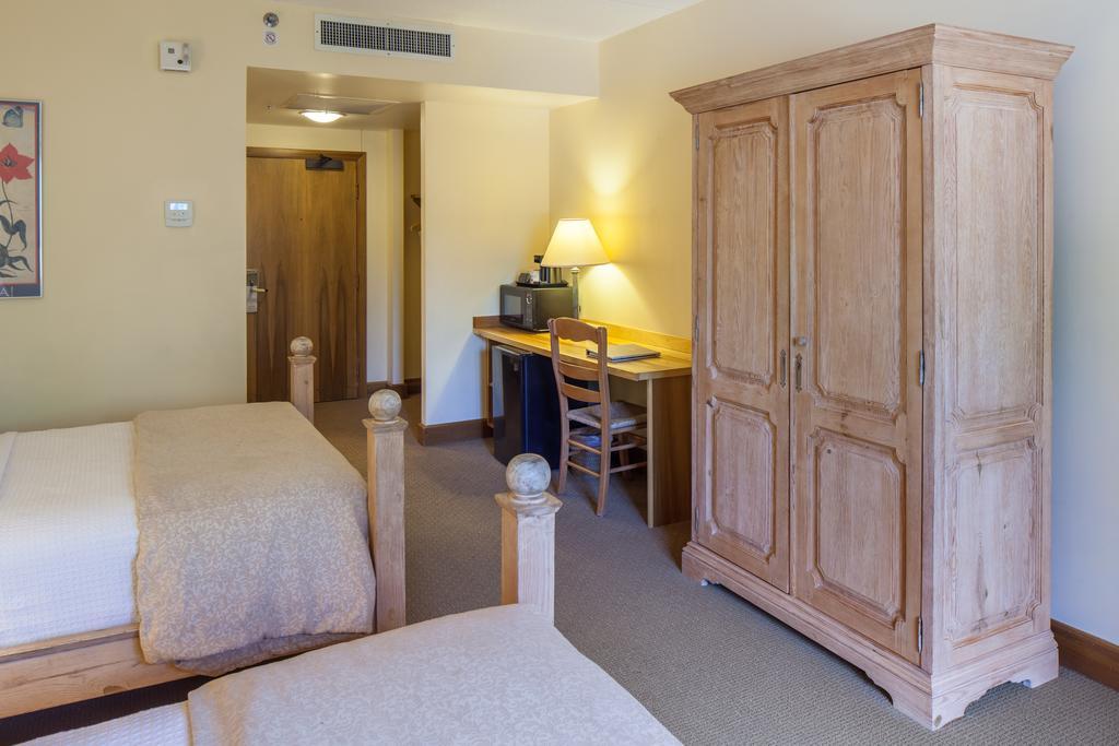 New Harmony Inn Resort And Conference Center Extérieur photo